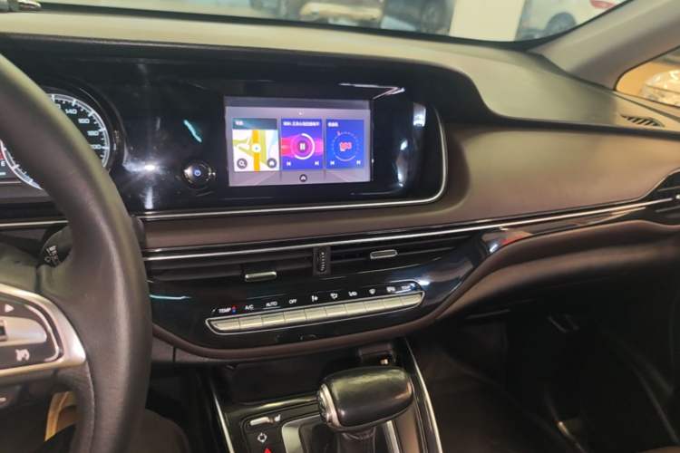Used GAC Trumpchi M6 2019 270T Automatic Luxury Edition (7-seater) China V Standard Audio And AC Panel