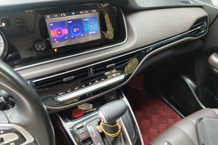 Used GAC Trumpchi M6 2019 270T DCT Luxury Edition (6-seater) China VI Audio And AC Panel