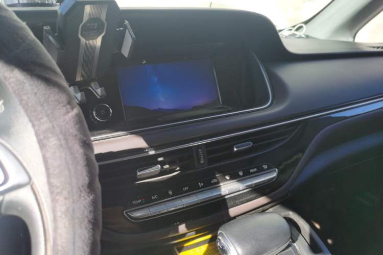 Used GAC Trumpchi M6 2019 270T DCT Luxury Edition (7-seater) China VI Audio And AC Panel