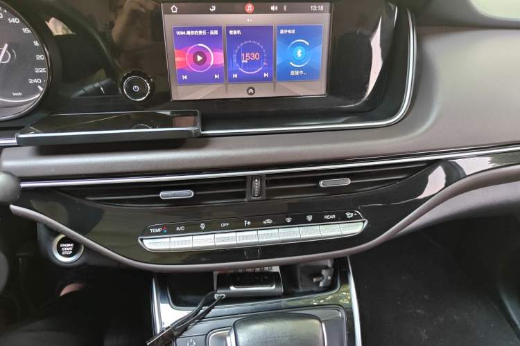 Used GAC Trumpchi M6 2019 270T Automatic Luxury Edition (7-seater) China V Standard Audio And AC Panel