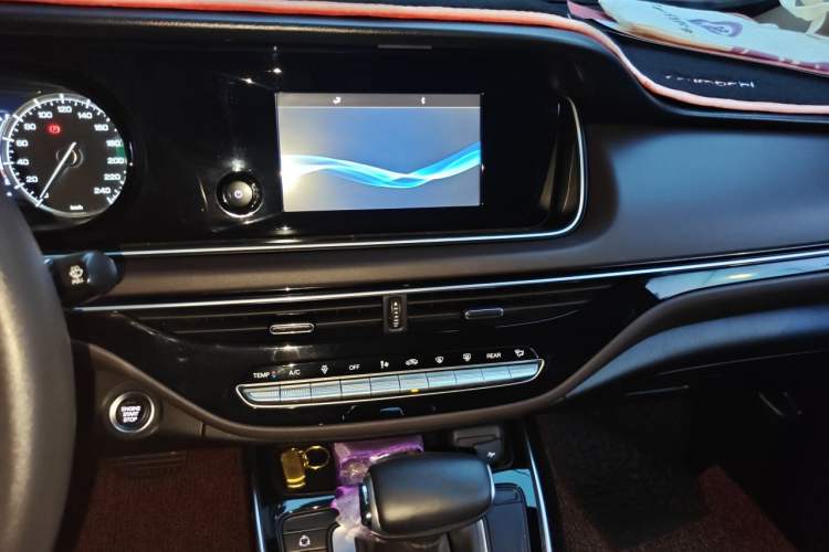 Used GAC Trumpchi M6 2019 270T DCT Luxury Edition (7-seater) China VI Audio And AC Panel