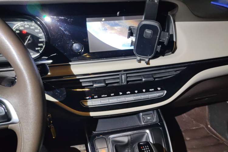 Used GAC Trumpchi M6 2019 270T Manual Elite Edition (7-seater) China V Standard Audio And AC Panel