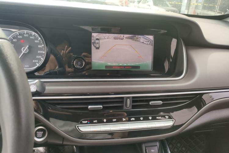 Used GAC Trumpchi M6 2019 270T Automatic Luxury Edition (6-seater) - China V Standard Audio And AC Panel