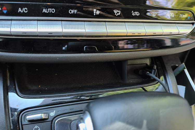 Used GAC Trumpchi M6 2019 270T DCT Luxury Edition (6-seater) China VI Audio And AC Panel