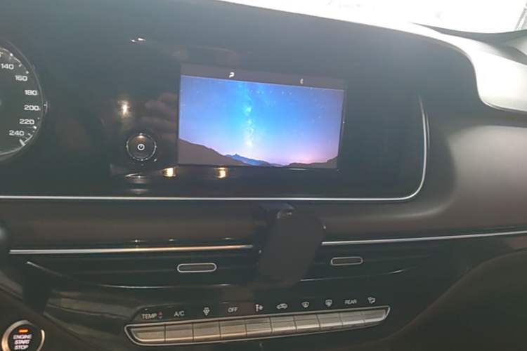 Used GAC Trumpchi M6 2019 270T Automatic Luxury Edition (7-seater) China V Standard Audio And AC Panel