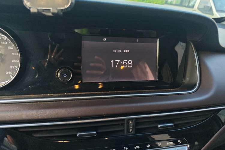 Used GAC Trumpchi M6 2019 270T Automatic Luxury Edition (6-seater) - China V Standard Audio And AC Panel