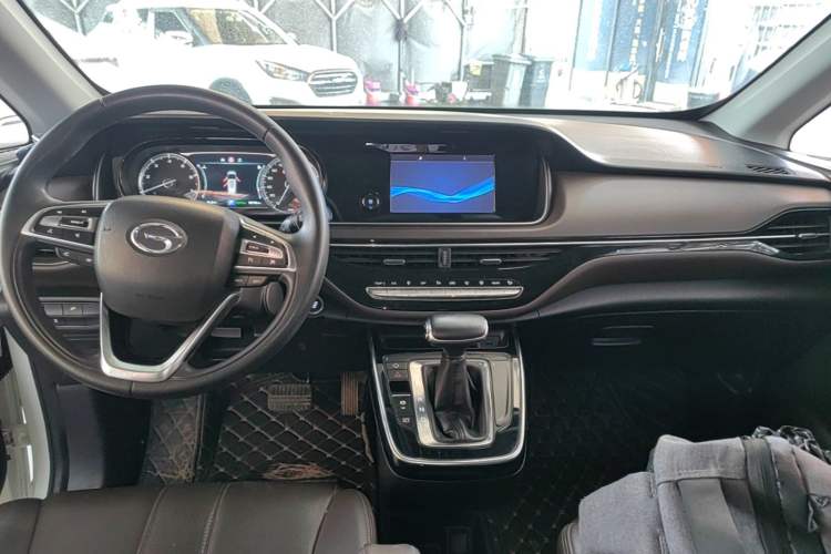 Used GAC Trumpchi M6 2019 270T Automatic Luxury Edition (7-seater) China V Standard Center Console