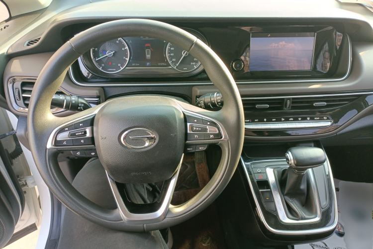 Used GAC Trumpchi M6 2019 270T Automatic Luxury Edition (6-seater) - China V Standard Center Console