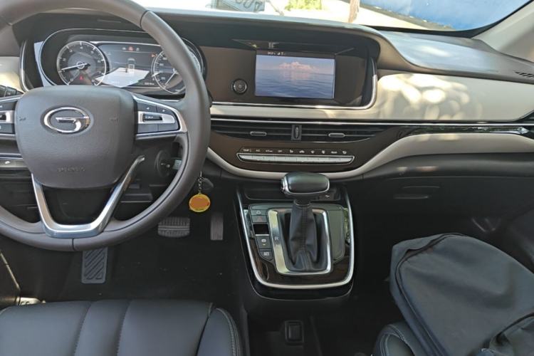 Used GAC Trumpchi M6 2019 270T DCT Elite Edition (7-seater) China VI Center Console