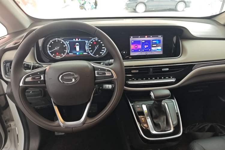 Used GAC Trumpchi M6 2019 270T DCT Elite Edition (7-seater) China VI Center Console