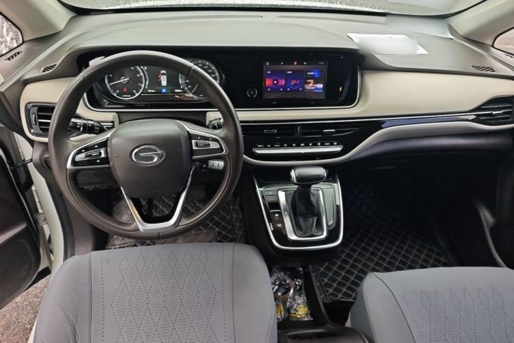 Used GAC Trumpchi M6 2019 270T DCT Elite Edition (7-seater) China VI Center Console