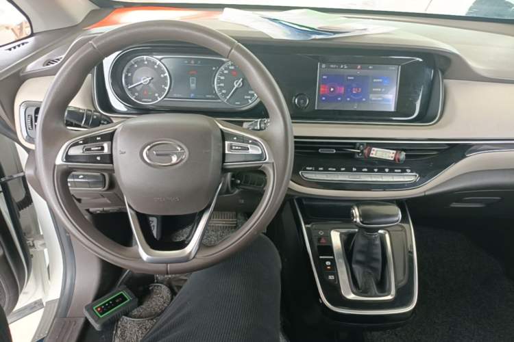 Used GAC Trumpchi M6 2019 270T Automatic Elite Edition (7-seater) China V Standard Center Console