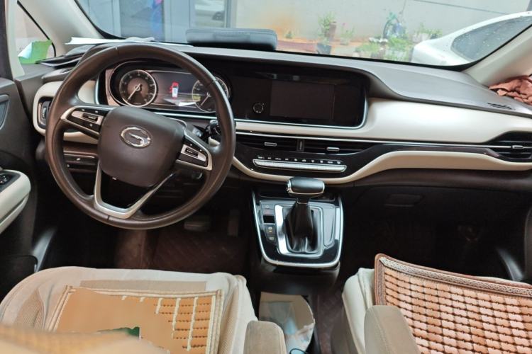 Used GAC Trumpchi M6 2019 270T Automatic Elite Edition (7-seater) China V Standard Center Console