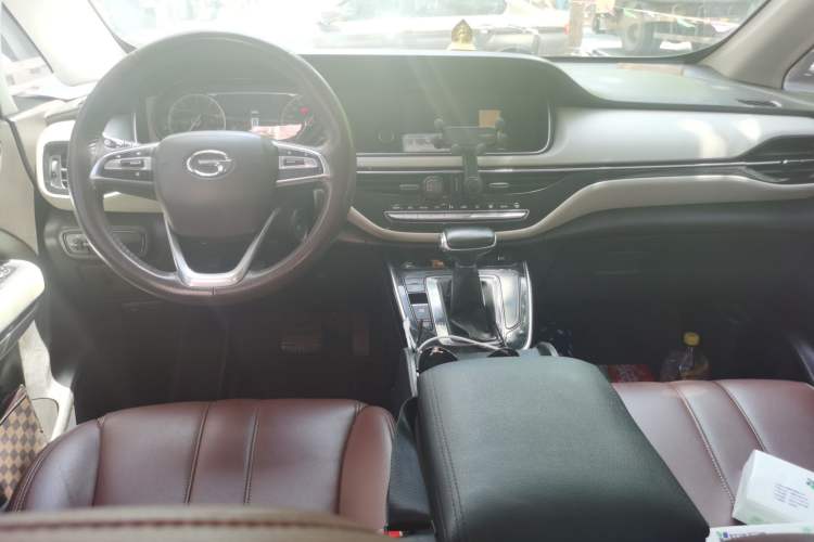 Used GAC Trumpchi M6 2019 270T Automatic Elite Edition (7-seater) China V Standard Center Console