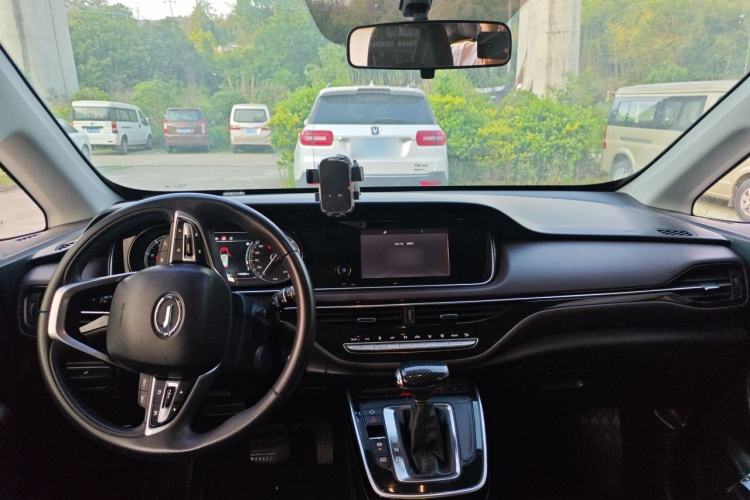 Used GAC Trumpchi M6 2019 270T Automatic Luxury Edition (6-seater) - China V Standard Center Console