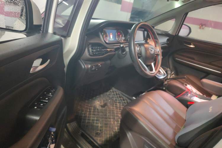 Used GAC Trumpchi M6 2019 270T Automatic Luxury Edition (7-seater) China V Standard Driver Seat