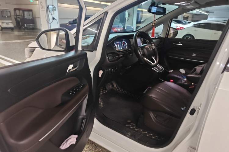Used GAC Trumpchi M6 2019 270T Automatic Luxury Edition (7-seater) China V Standard Driver Seat
