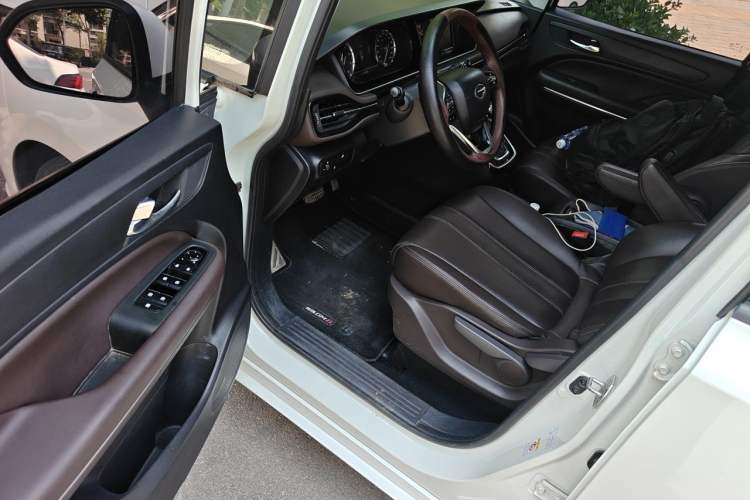 Used GAC Trumpchi M6 2019 270T Automatic Luxury Edition (7-seater) China V Standard Driver Seat
