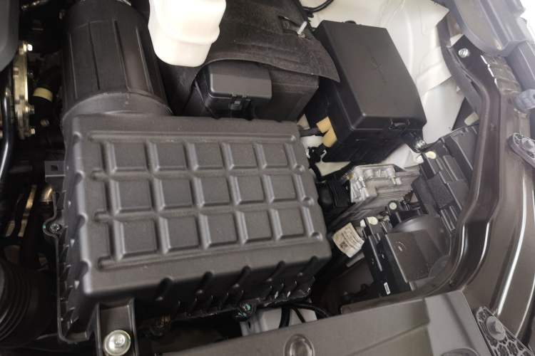 Used GAC Trumpchi M6 2019 270T DCT Luxury Edition (7-seater) China VI Engine Bay Left