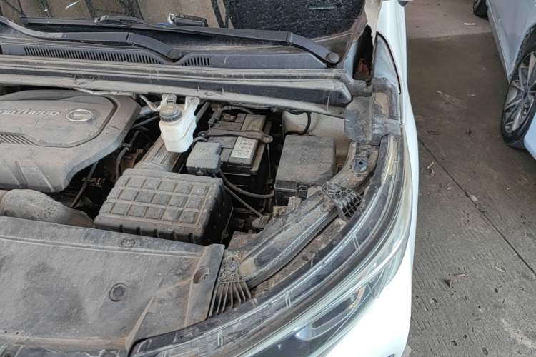 Used GAC Trumpchi M6 2019 270T Automatic Luxury Edition (7-seater) China V Standard Engine Bay Left