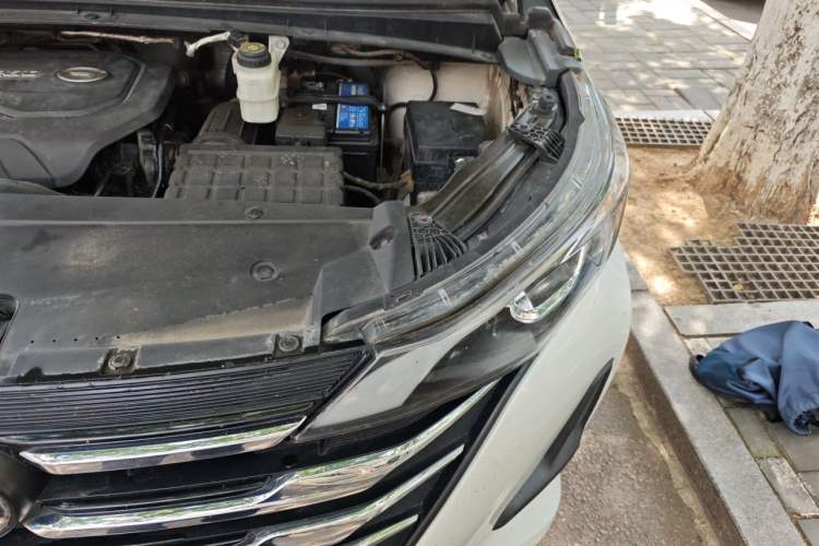 Used GAC Trumpchi M6 2019 270T Automatic Luxury Edition (7-seater) China V Standard Engine Bay Left