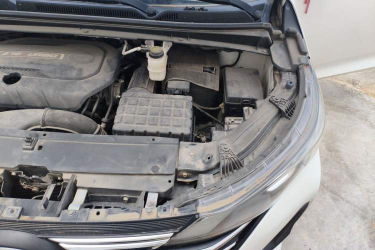 Used GAC Trumpchi M6 2019 270T DCT Elite Edition (7-seater) China VI Engine Bay Left