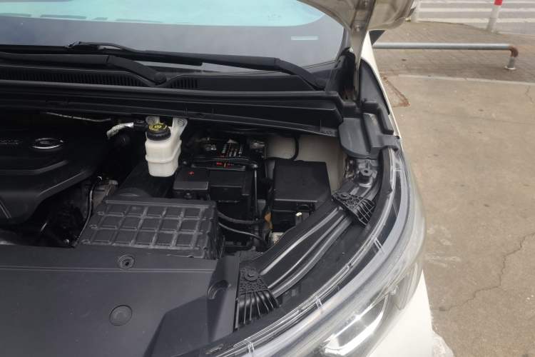 Used GAC Trumpchi M6 2019 270T Automatic Luxury Edition (7-seater) China V Standard Engine Bay Left