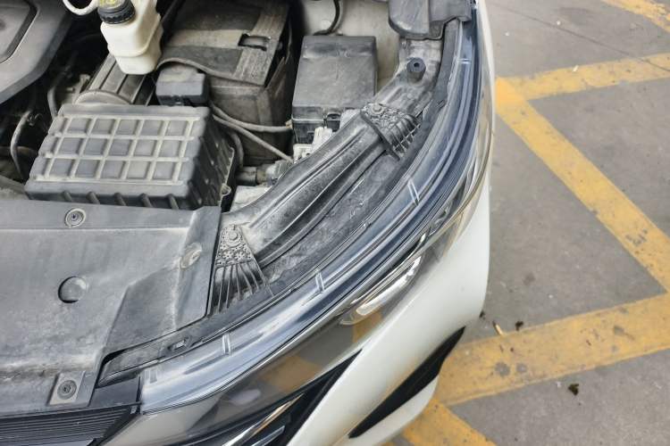 Used GAC Trumpchi M6 2019 270T DCT Prestige Edition (7-seater) China VI Engine Bay Left