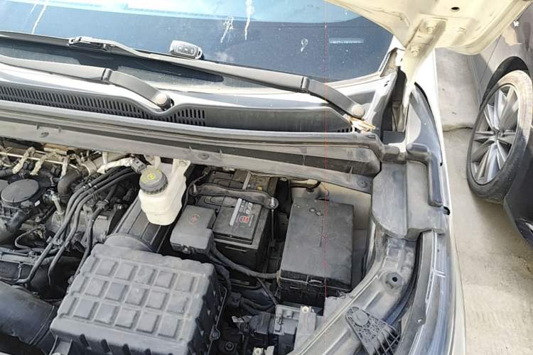 Used GAC Trumpchi M6 2019 270T DCT Elite Edition (7-seater) China VI Engine Bay Left