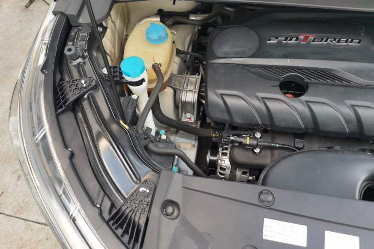 Used GAC Trumpchi M6 2019 270T Automatic Elite Edition (7-seater) China V Standard Engine Bay Right