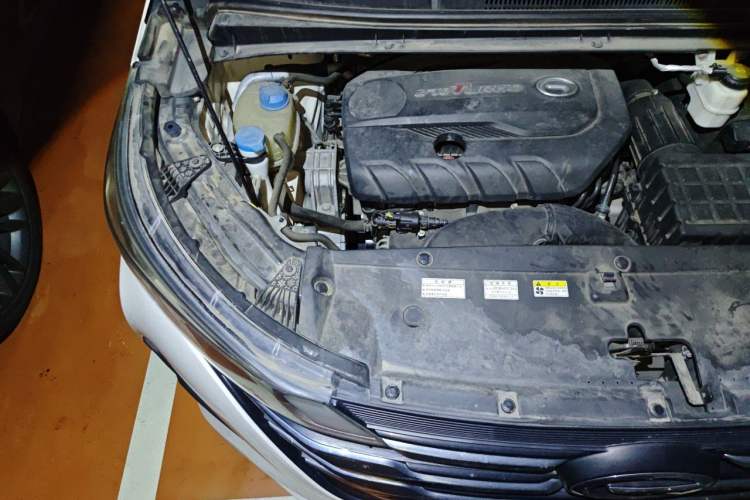 Used GAC Trumpchi M6 2019 270T DCT Luxury Edition (6-seater) China VI Engine Bay Right