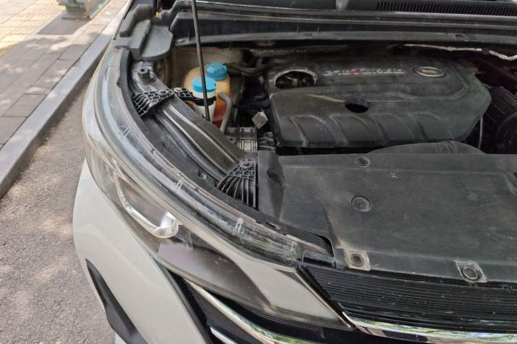 Used GAC Trumpchi M6 2019 270T Automatic Luxury Edition (7-seater) China V Standard Engine Bay Right