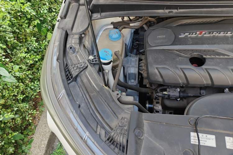 Used GAC Trumpchi M6 2019 270T DCT Prestige Edition (7-seater) China VI Engine Bay Right