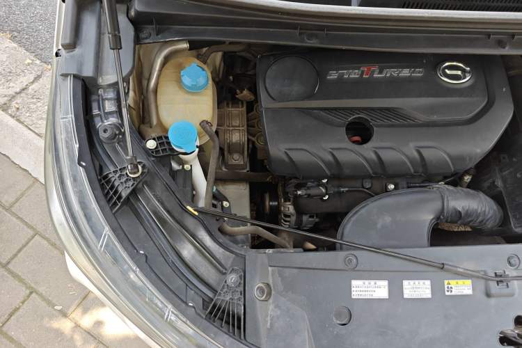 Used GAC Trumpchi M6 2019 270T Automatic Luxury Edition (7-seater) China V Standard Engine Bay Right