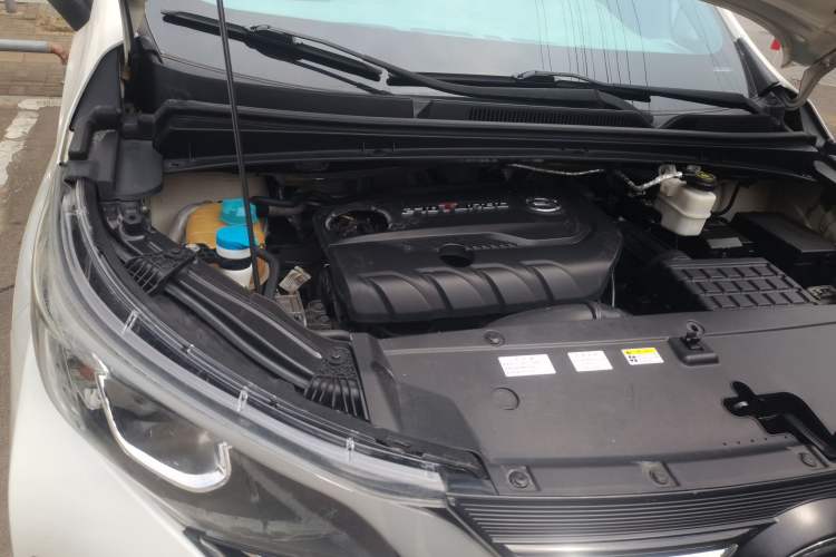 Used GAC Trumpchi M6 2019 270T Automatic Luxury Edition (7-seater) China V Standard Engine Bay Right