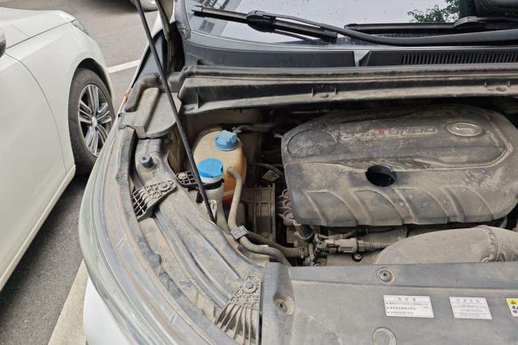 Used GAC Trumpchi M6 2019 270T Automatic Elite Edition (7-seater) China V Standard Engine Bay Right