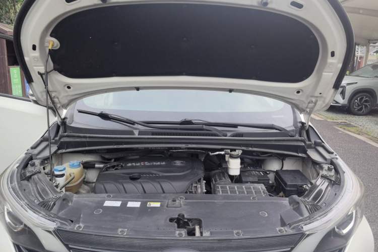 Used GAC Trumpchi M6 2019 270T Automatic Luxury Edition (6-seater) - China V Standard Engine Bay