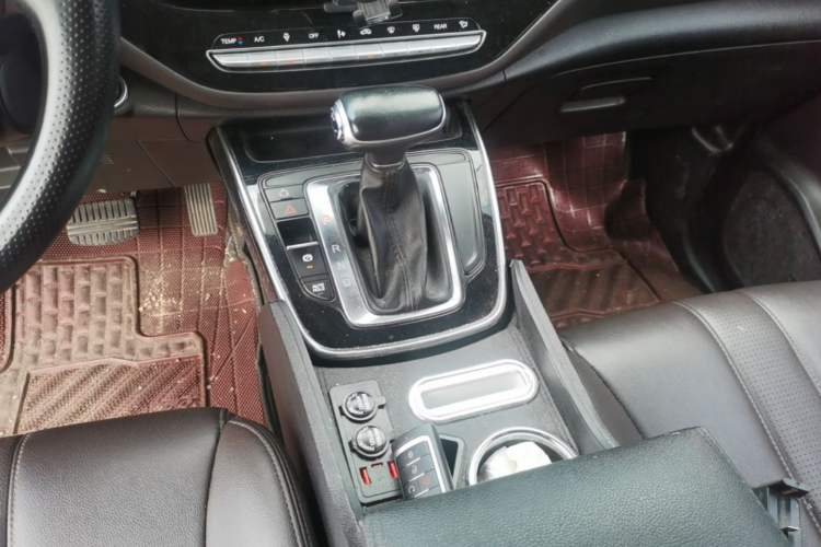 Used GAC Trumpchi M6 2019 270T DCT Luxury Edition (6-seater) China VI Gear Lever