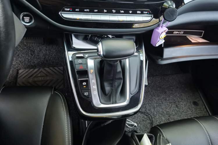 Used GAC Trumpchi M6 2019 270T DCT Luxury Edition (6-seater) China VI Gear Lever