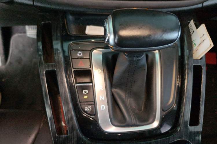 Used GAC Trumpchi M6 2019 270T DCT Luxury Edition (6-seater) China VI Gear Lever