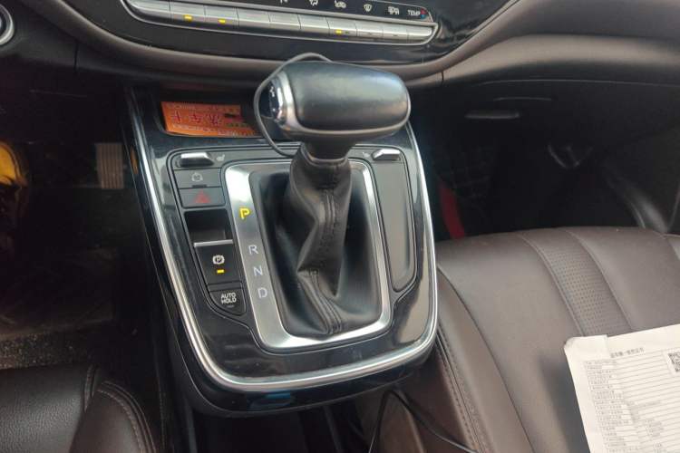 Used GAC Trumpchi M6 2019 270T DCT Luxury Edition (7-seater) China VI Gear Lever