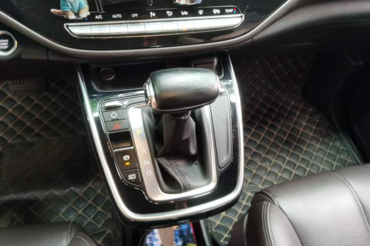Used GAC Trumpchi M6 2019 270T Automatic Prestige Edition (6-seater) - China V Standard Gear Lever