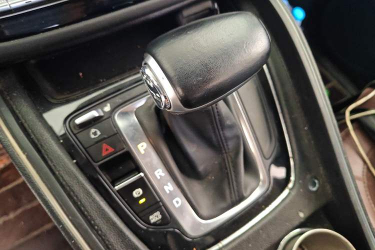 Used GAC Trumpchi M6 2019 270T DCT Luxury Edition (6-seater) China VI Gear Lever