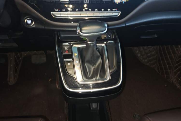 Used GAC Trumpchi M6 2019 270T Automatic Luxury Edition (7-seater) China V Standard Gear Lever