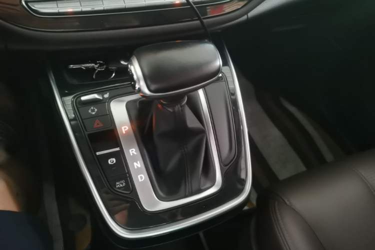 Used GAC Trumpchi M6 2019 270T Automatic Prestige Edition (6-seater) - China V Standard Gear Lever