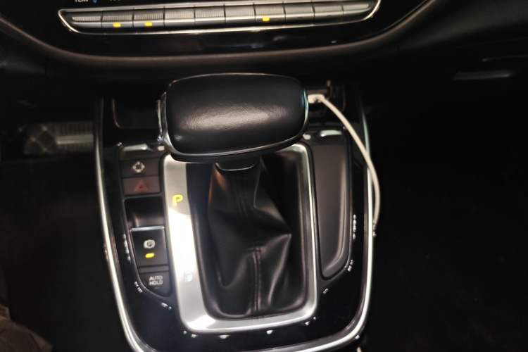 Used GAC Trumpchi M6 2019 270T Automatic Luxury Edition (7-seater) China V Standard Gear Lever