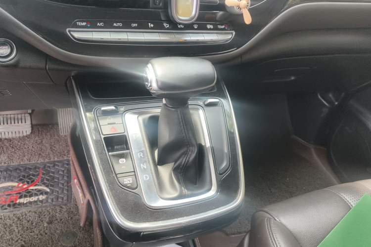 Used GAC Trumpchi M6 2019 270T DCT Luxury Edition (6-seater) China VI Gear Lever