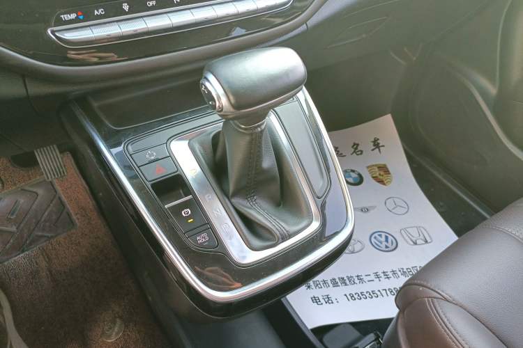 Used GAC Trumpchi M6 2019 270T Automatic Luxury Edition (6-seater) - China V Standard Gear Lever