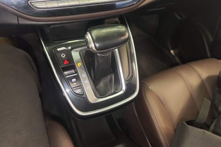 Used GAC Trumpchi M6 2019 270T Automatic Luxury Edition (7-seater) China V Standard Gear Lever