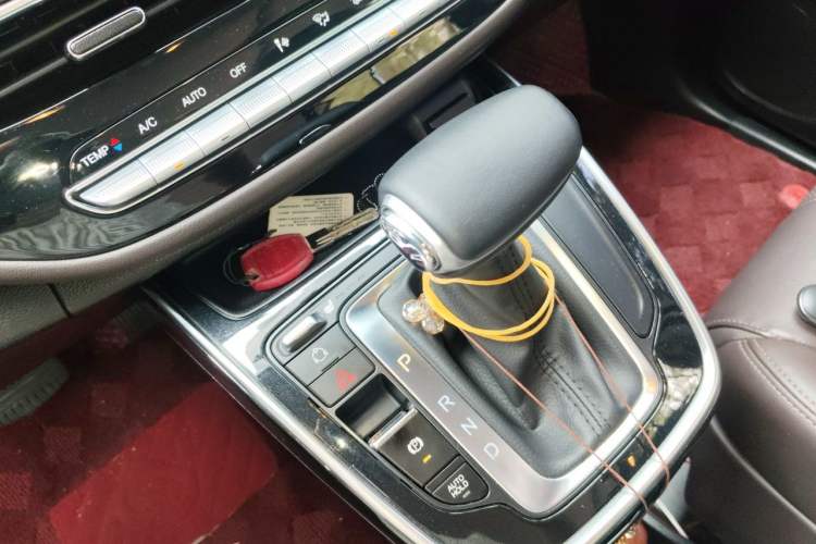Used GAC Trumpchi M6 2019 270T DCT Luxury Edition (6-seater) China VI Gear Lever